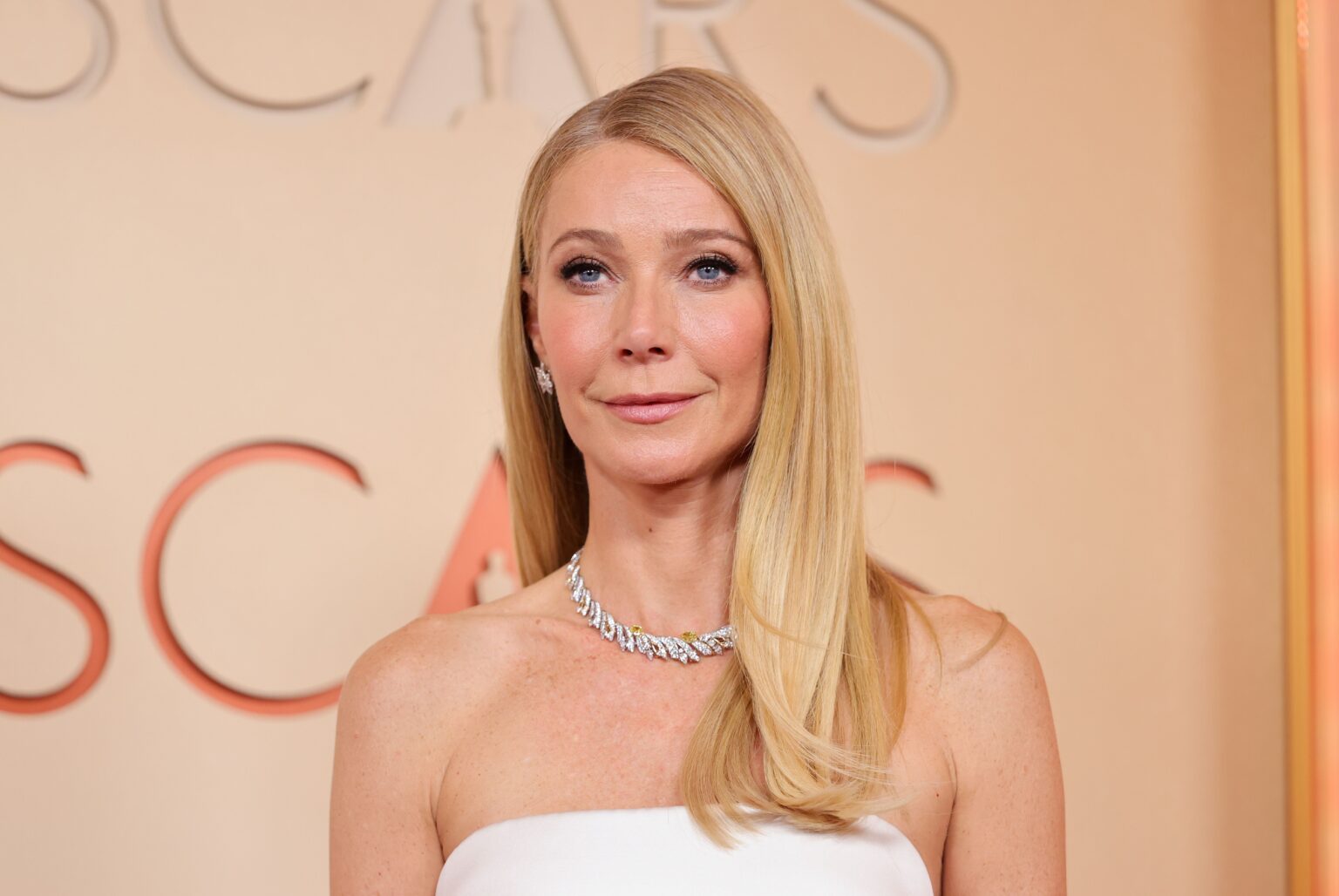 Gwyneth Paltrow Wore the Most Surprisingly Daring Dress of the Night at the 2026 Oscars
