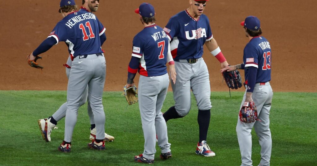 U.S. beats Dominican Republic 2-1 to advance to WBC final