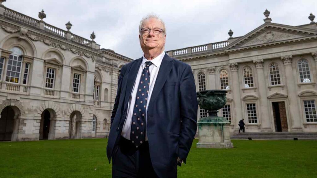 Reeves must tackle ‘badly broken’ student loans, Cambridge chancellor says Reeves must tackle ‘badly broken’ student loans, Cambridge chancellor says