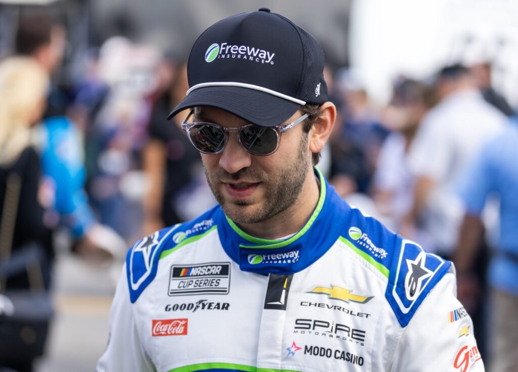 Daniel Suárez’s ‘Two-Faced’ Dig at Ross Chastain Exposes a Deeper Long-Standing Trackhouse Rift Daniel Suárez’s ‘Two-Faced’ Dig at Ross Chastain Exposes a Deeper Long-Standing Trackhouse Rift