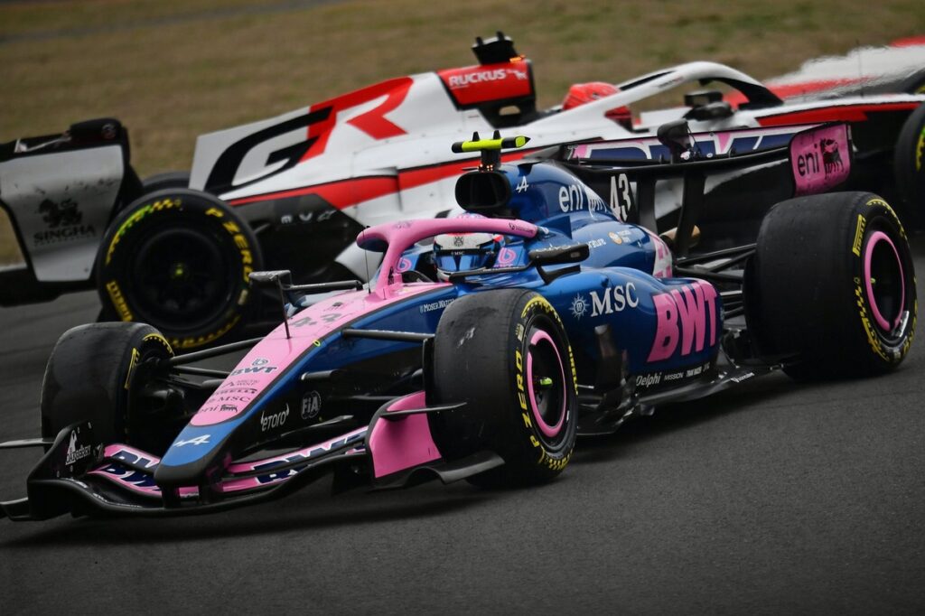 Fans told ‘don’t send death threats’ as Esteban Ocon apologises for Franco Colapinto clash Fans told ‘don’t send death threats’ as Esteban Ocon apologises for Franco Colapinto clash