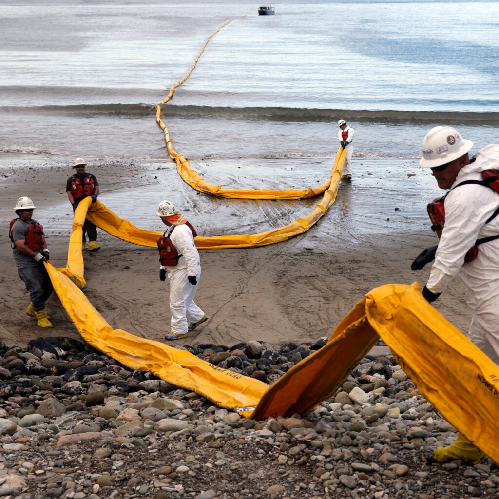 Oil Begins Flowing Through California Pipeline Under Trump Order