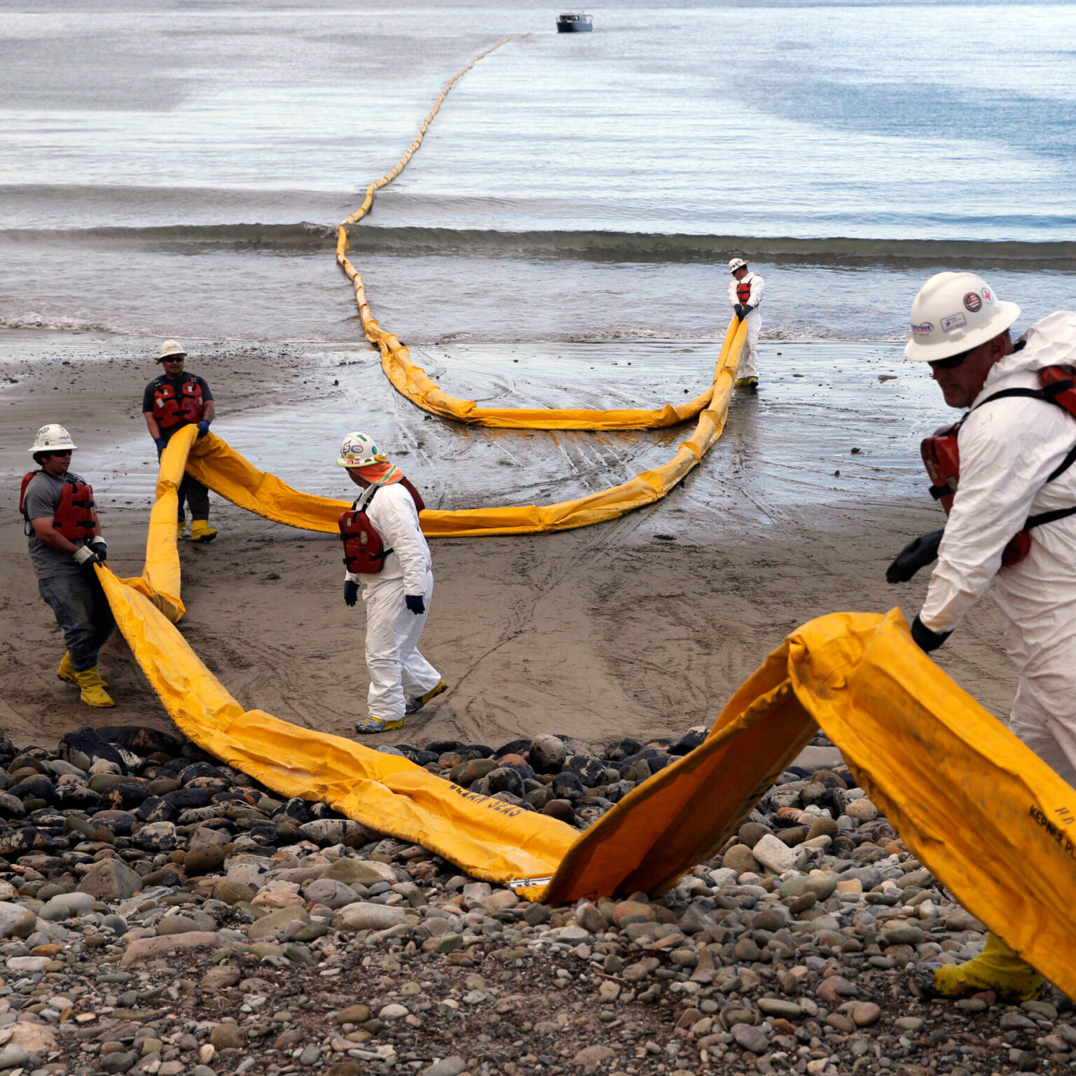 Oil Begins Flowing Through California Pipeline Under Trump Order