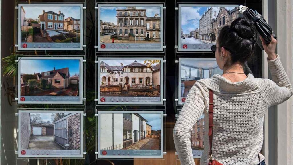 UK price gap between first-time properties and bigger homes at record high