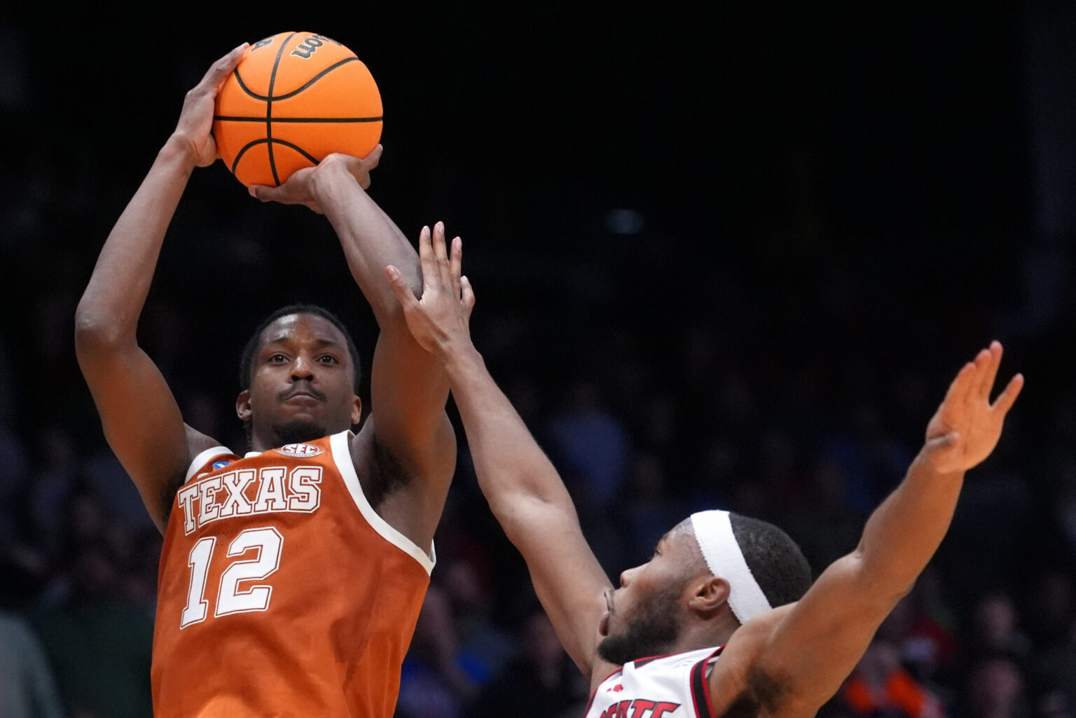 Tramon Mark’s jumper in final second sparks Texas’ First  Four March Madness win over NC State