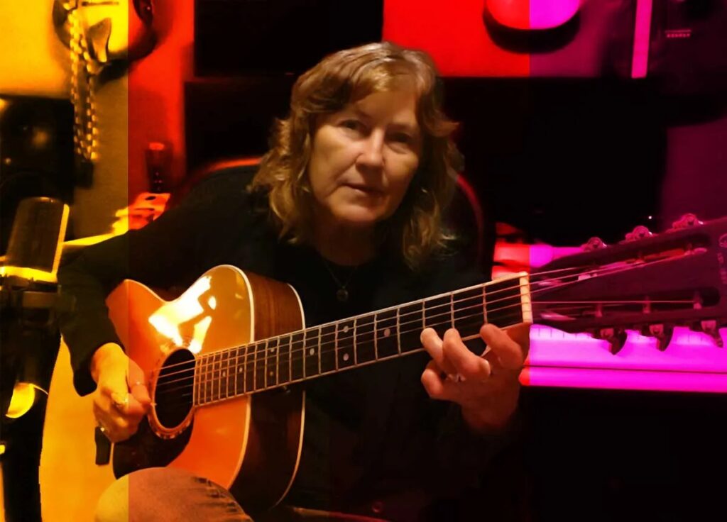 Chromatic Connections: How to Make the Spaces Between Chord Tones a Source of Color and Momentum