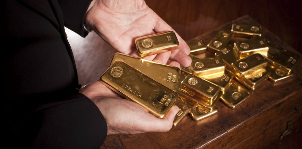 Gold is meant to be a ‘safe haven’ in uncertain times. Why is it crashing amid a war?