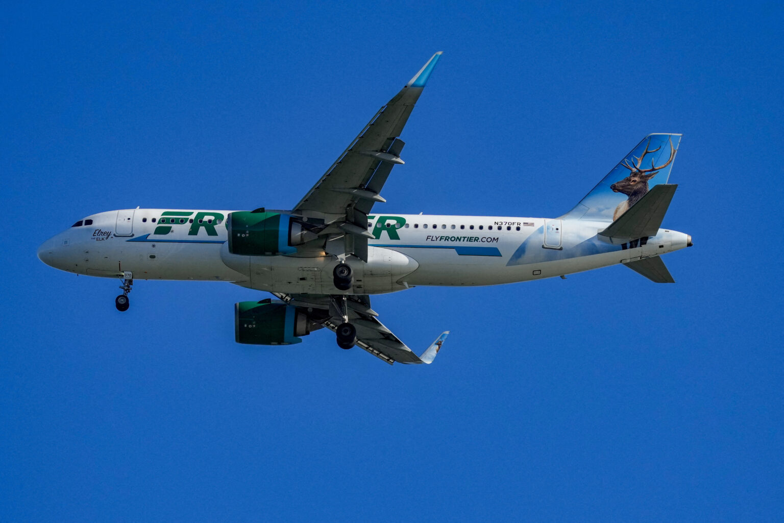 ‘Unruly’ Frontier Airlines passenger makes bomb threat after landing at Atlanta airport ‘Unruly’ Frontier Airlines passenger makes bomb threat after landing at Atlanta airport