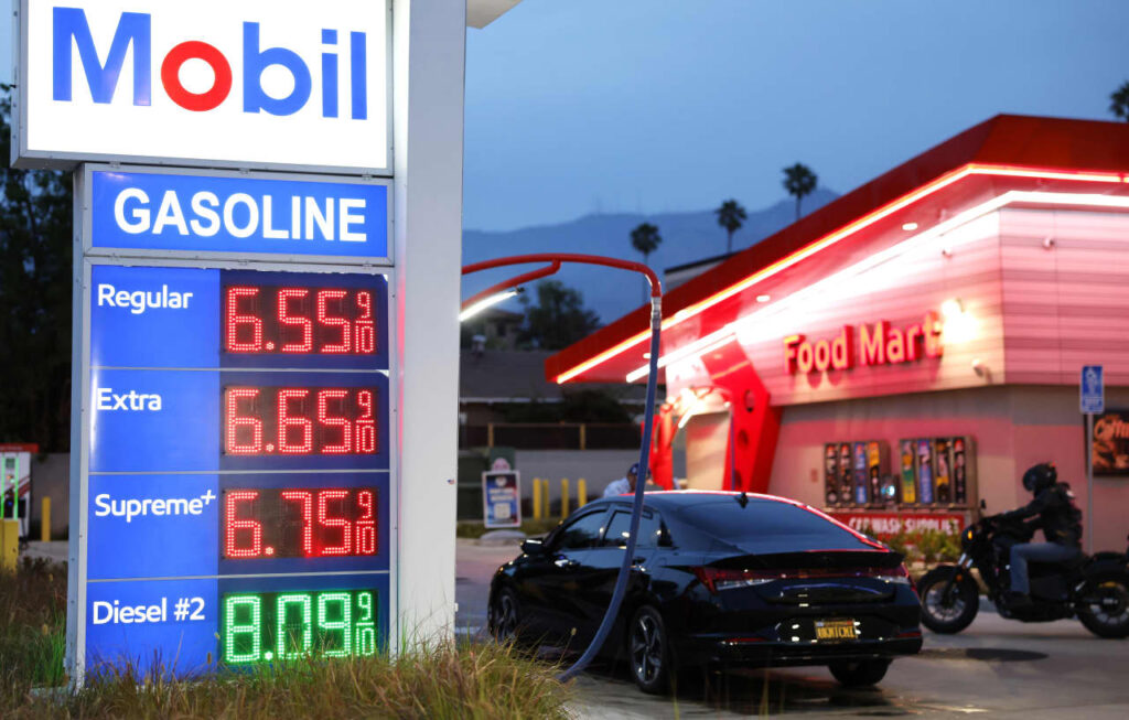 Gas prices reach $4 per gallon for the first time in nearly four years