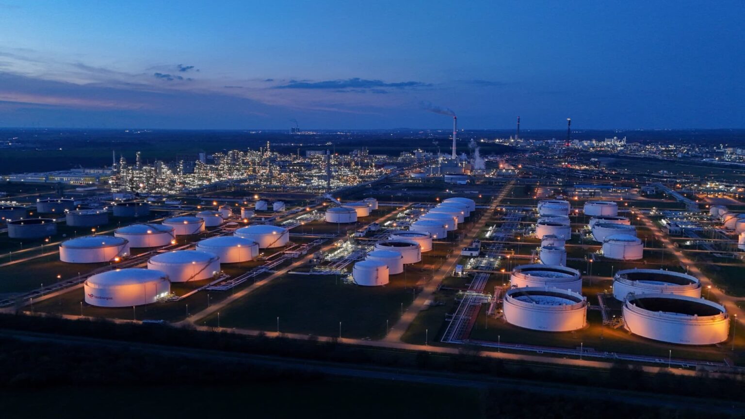 Oil prices extend gains as Trump reaffirms Tuesday deadline for bombarding Iran’s power plants, bridges Oil prices extend gains as Trump reaffirms Tuesday deadline for bombarding Iran’s power plants, bridges