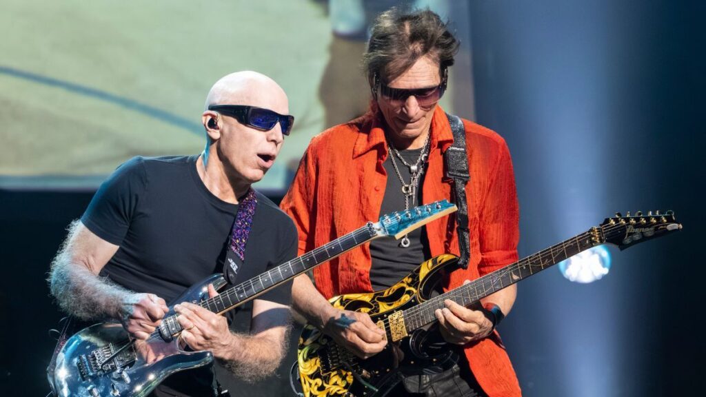 Steve Vai, Joe Satriani and Pete Thorn trade solos over Led Zeppelin classic at recent SatchVai Band show Steve Vai, Joe Satriani and Pete Thorn trade solos over Led Zeppelin classic at recent SatchVai Band show