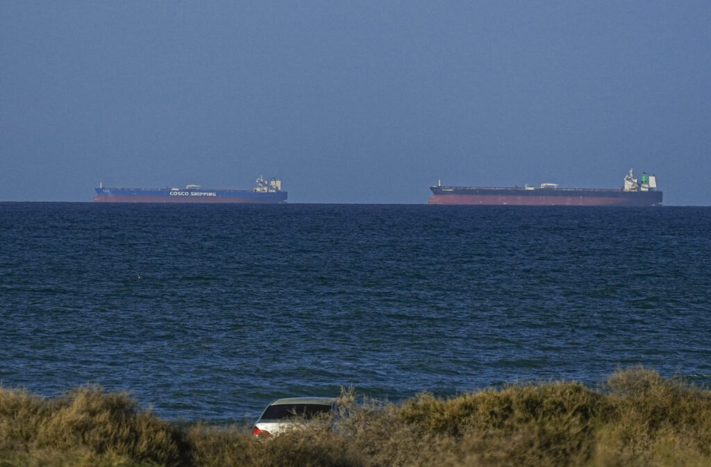 How Trump Should Handle the Hormuz