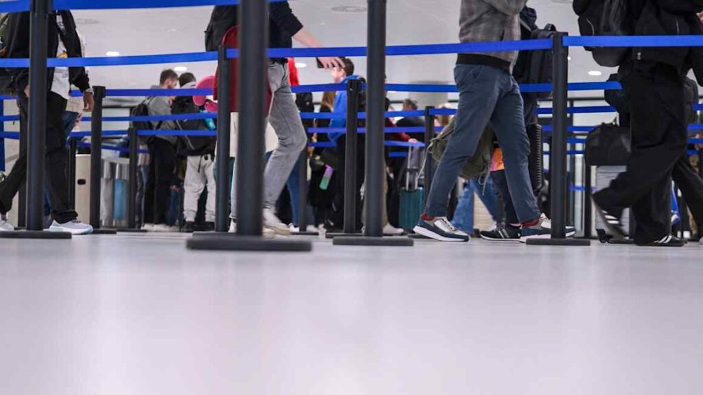 European airports warn new border system causes up to three-hour delays