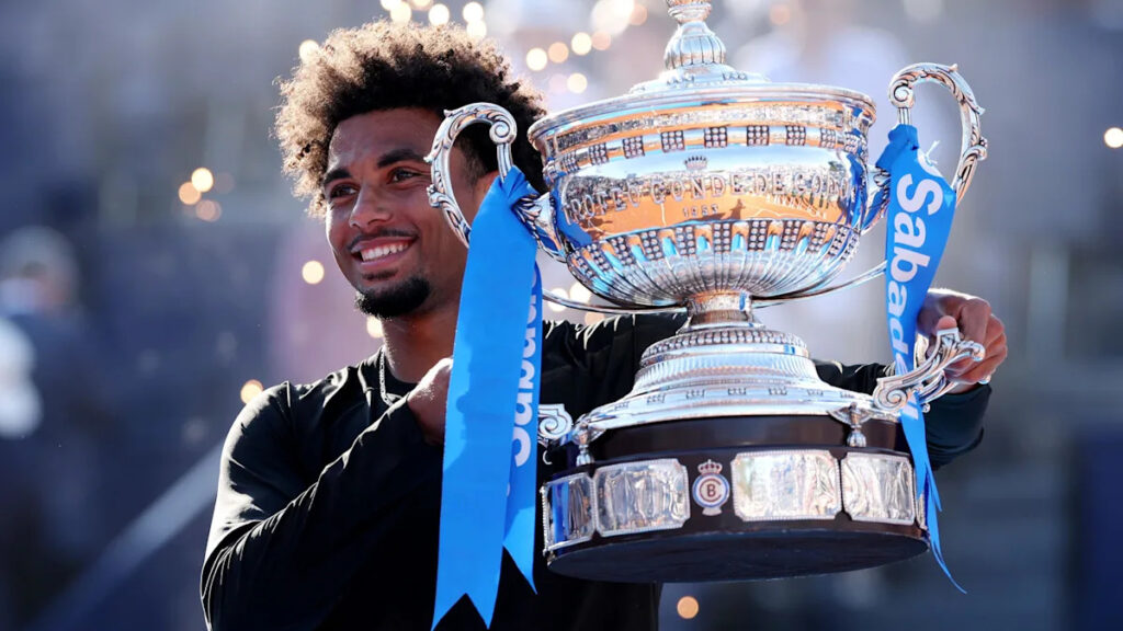 Fils continues fine form to win Barcelona title