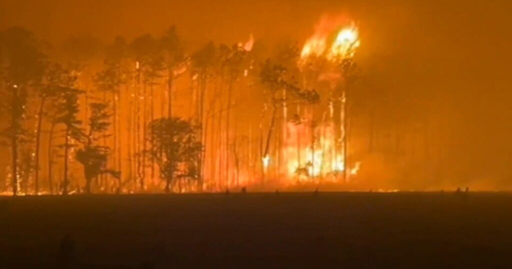 4/22: CBS Evening News