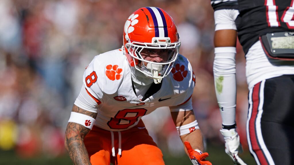 Falcons pairing Avieon Terrell with brother is more than just a feel-good story