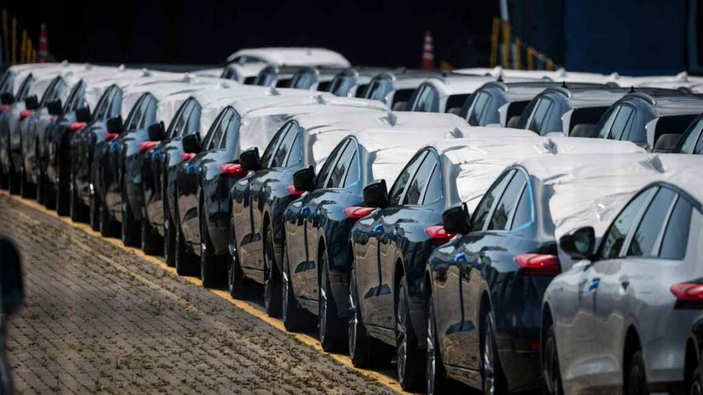 Trump says he will raise tariff on EU vehicles to 25%