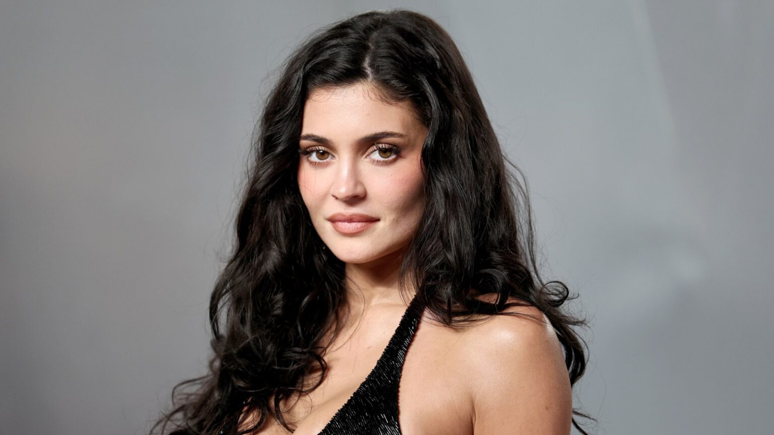 Second Housekeeper Sues Kylie Jenner, Claims She Left Her a Desperate Note Asking for Help