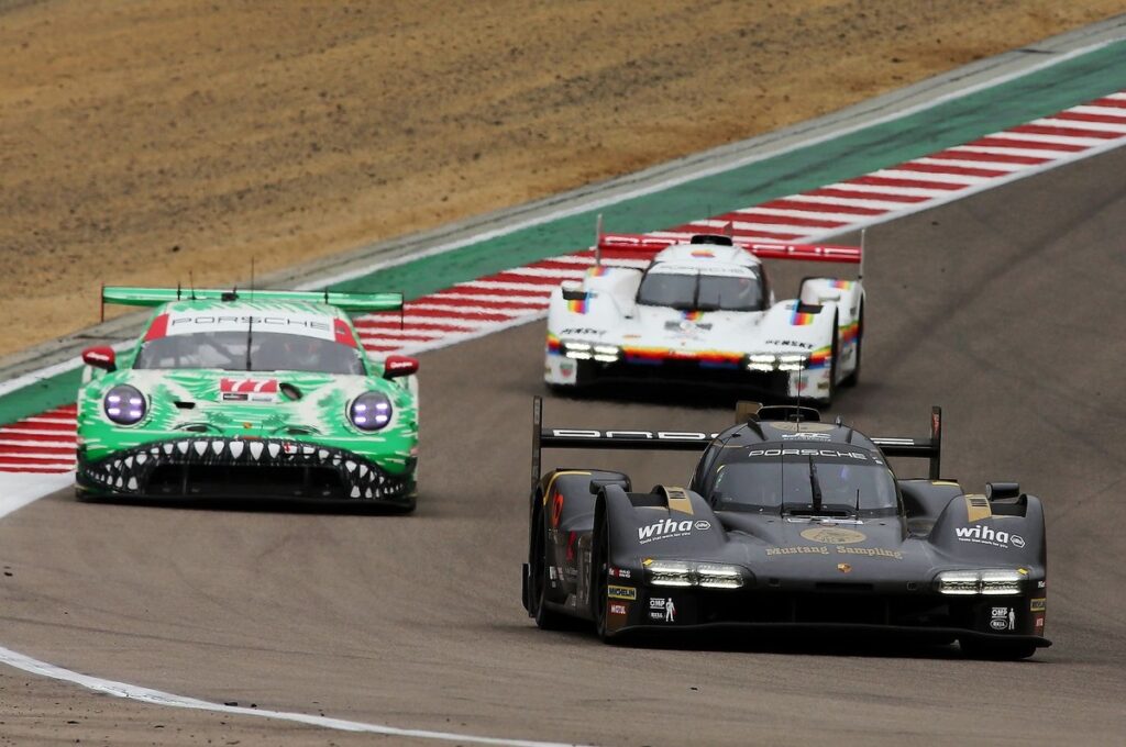 Laurin Heinrich snatches Laguna Seca win with last-lap pass after epic duel