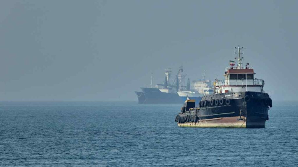 US and Iran exchange fire as Hormuz crisis reignites