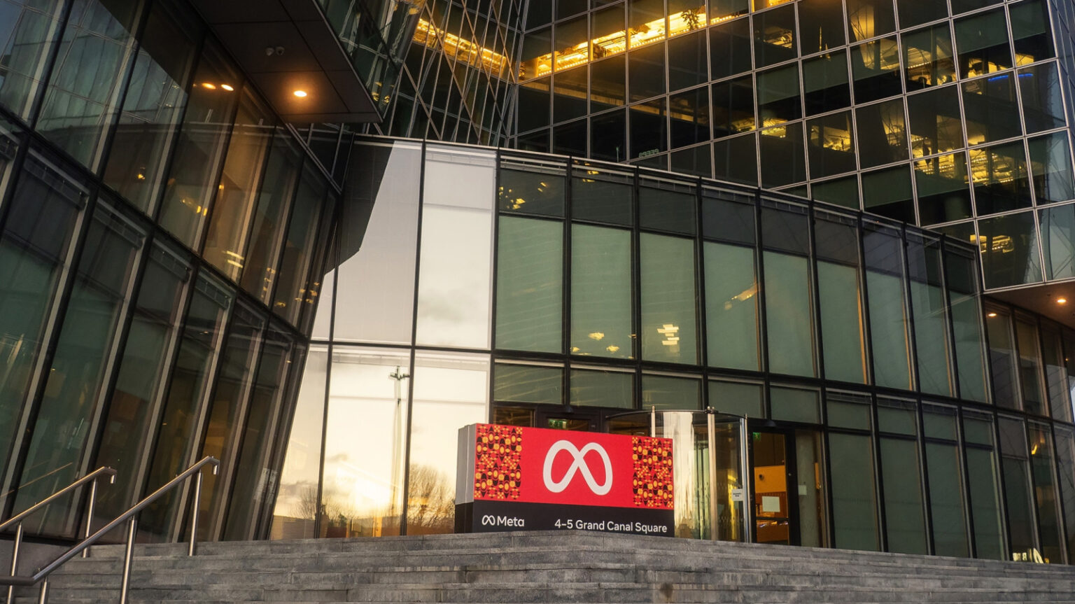 Irish regulators are investigating whether Meta is using ‘dark patterns’ to steer people away from non-algorithmic feeds