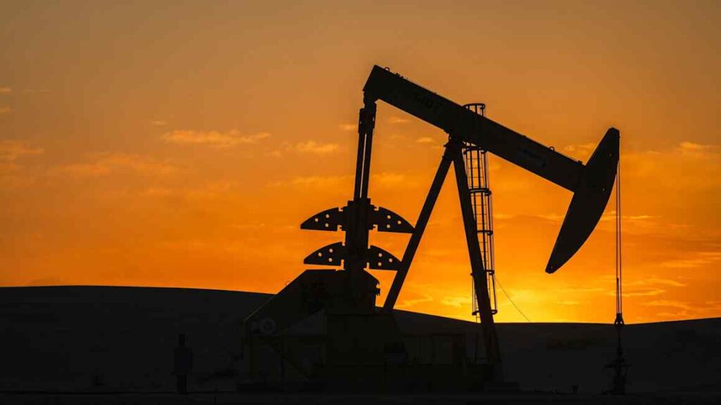 Global oil reserves plunge at record pace as Middle East war strains supplies