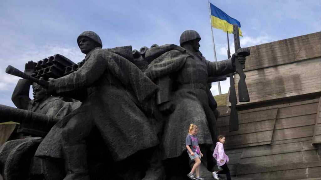 Trump says Russia and Ukraine agree 3-day ceasefire and prisoner swap