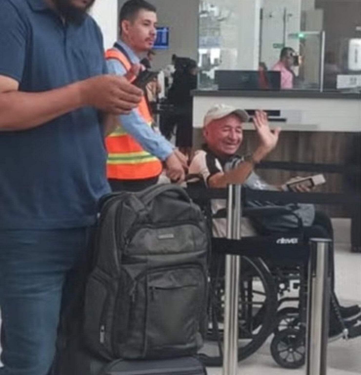 Spirit Airlines accused of failing to assist elderly dementia patient who wandered out of airport, was killed by car: lawsuit