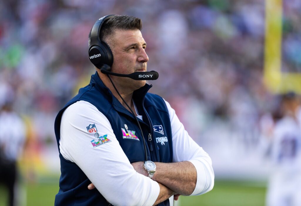 ‘Read the Room’ — NFL World Rips Patriots’ ‘Tone Deaf’ Mother’s Day Post Amid Mike Vrabel-Dianna Russini Scandal
