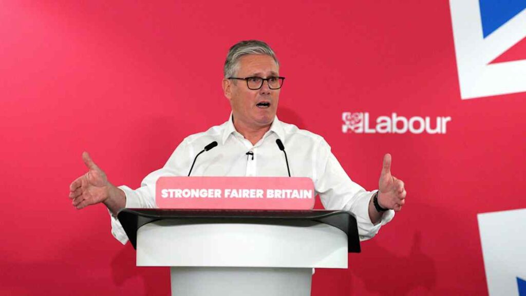 Starmer makes last-ditch bid to save his premiership