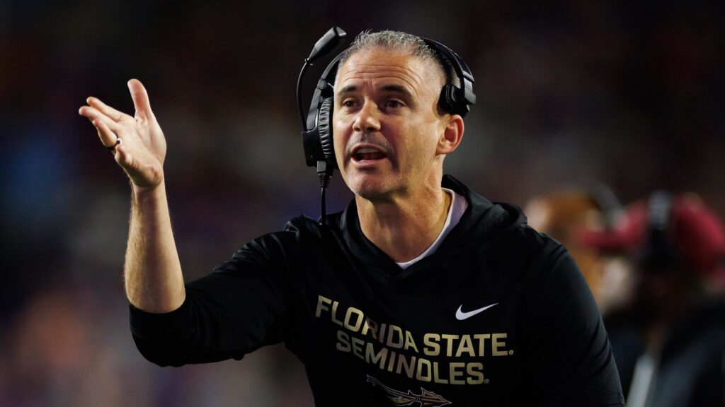 Toasty Buns: 10 college football coaches on the hottest seats