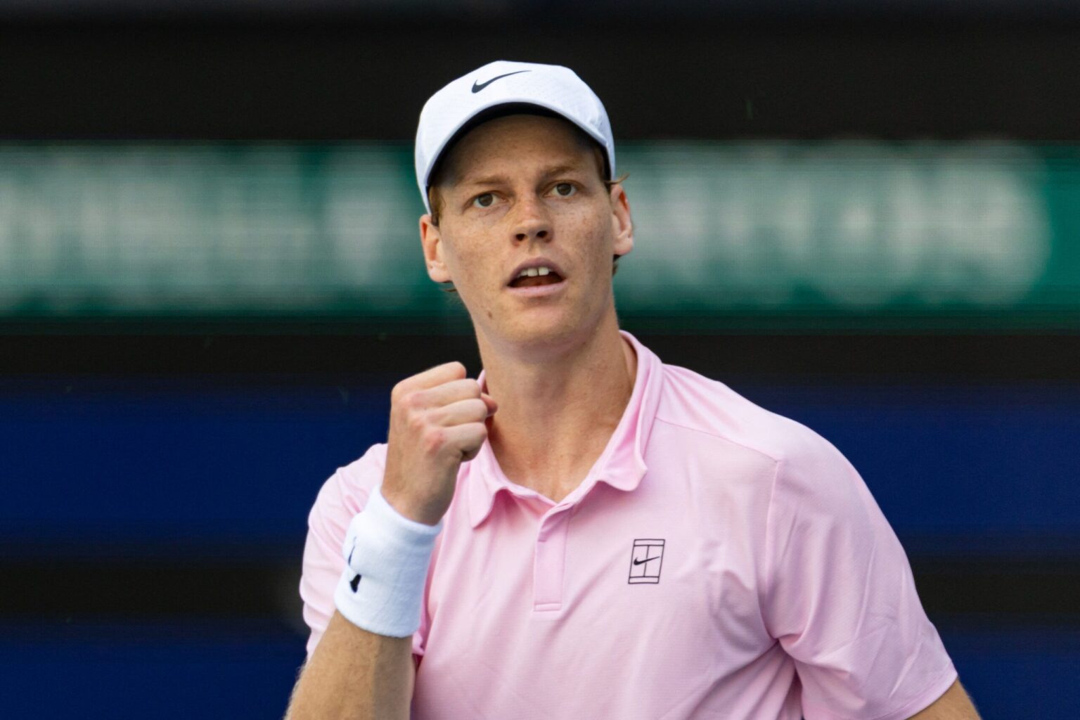 Jannik Sinner Reveals How His Mother’s Anxious Gestures Created a ‘Problem’ During the Italian Open Final