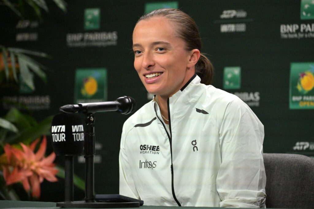 Iga Swiatek Roasts Daniil Medvedev After He Divulges Plan to Copy Her French Open Tactics