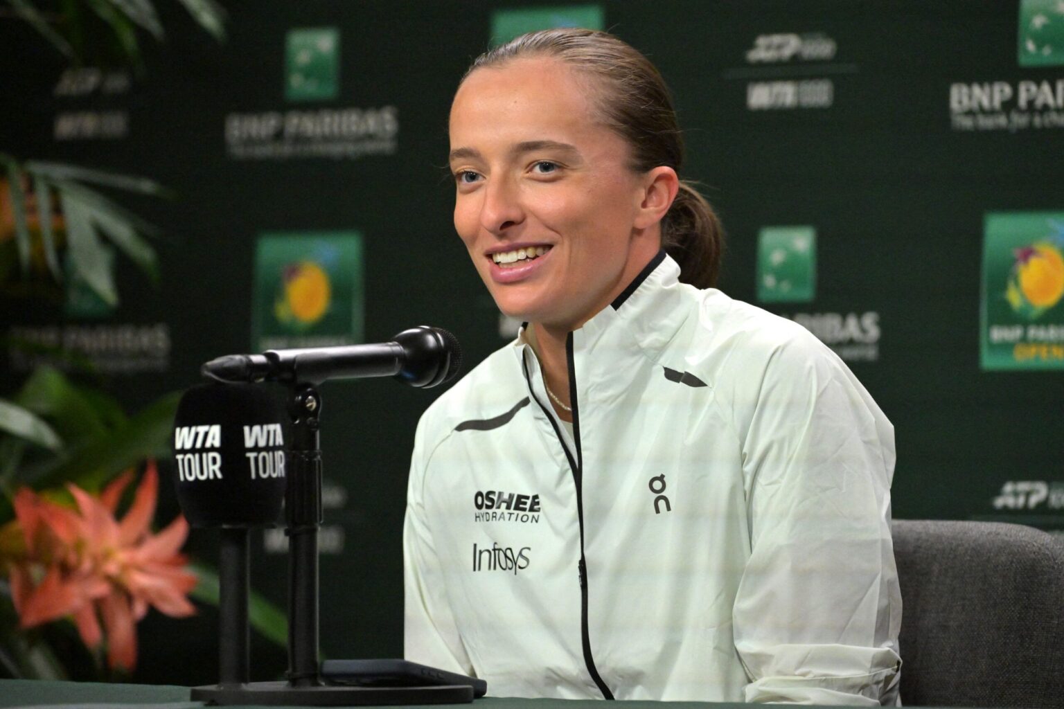 Iga Swiatek Roasts Daniil Medvedev After He Divulges Plan to Copy Her French Open Tactics