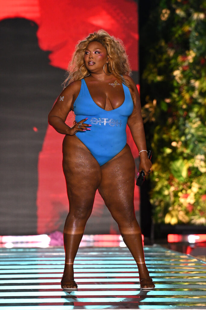 Sports Illustrated Swimsuit Runway Show 2026: Lizzo, Alix Earle, and more walk the runway