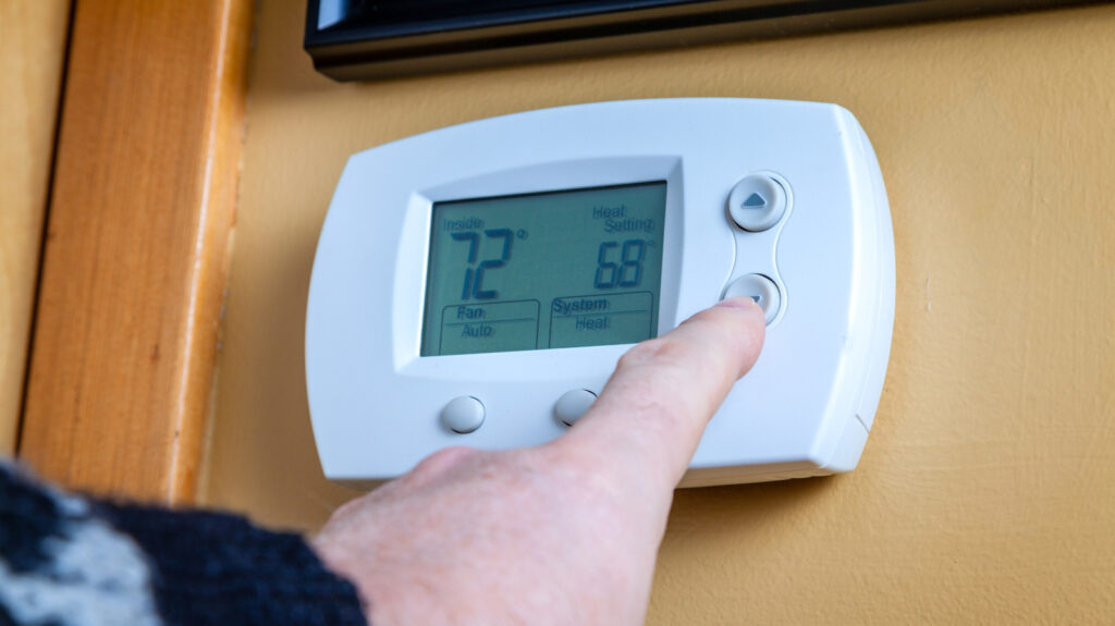 Should You Keep Your HVAC Set To ‘On’ Or ‘Auto’ In Summer?