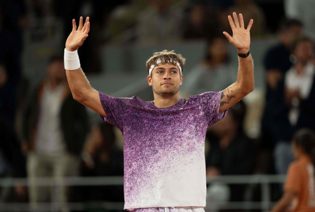 Flavio Cobolli Shows True Sportsmanship Despite French Open Final Defeat Against Alexander Zverev Flavio Cobolli Shows True Sportsmanship Despite French Open Final Defeat Against Alexander Zverev