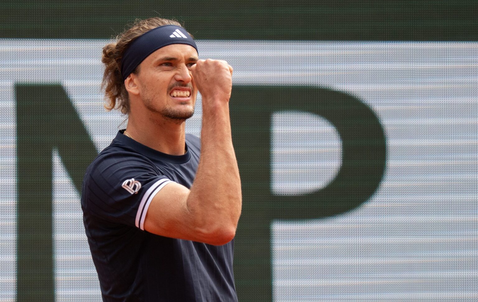 Alexander Zverev’s Girlfriend Sophia Thomalla Lovingly Reacts to His French Open Triumph From Afar