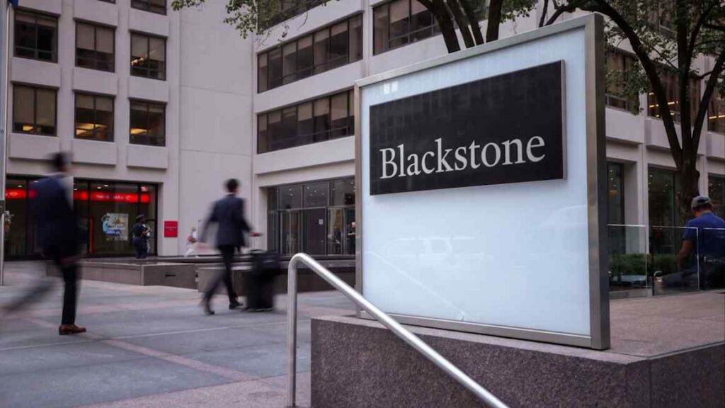 Blackstone looks to sell $2bn of stakes in private investment funds