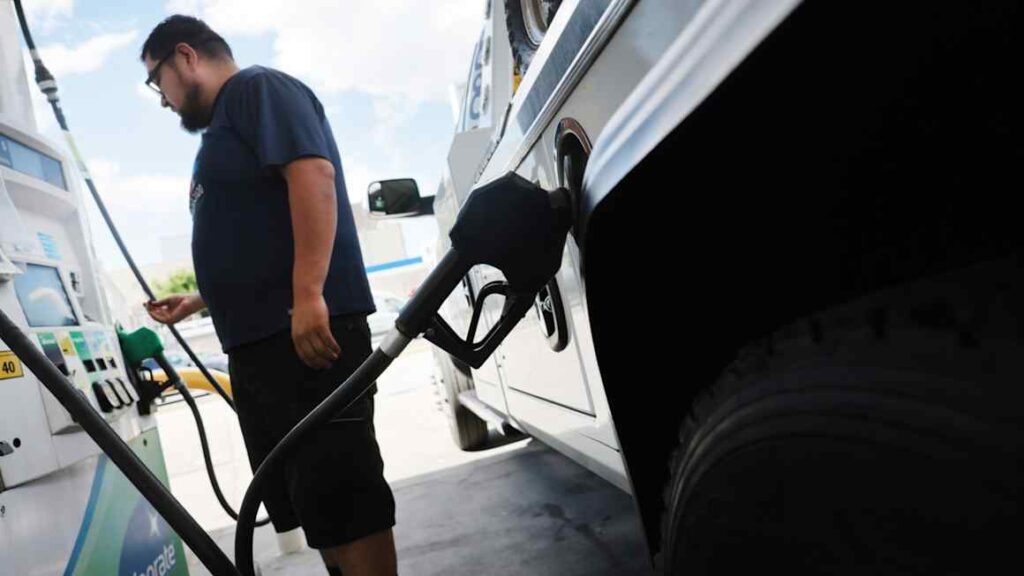 Oil sinks to three-month low after Trump says US close to Iran deal