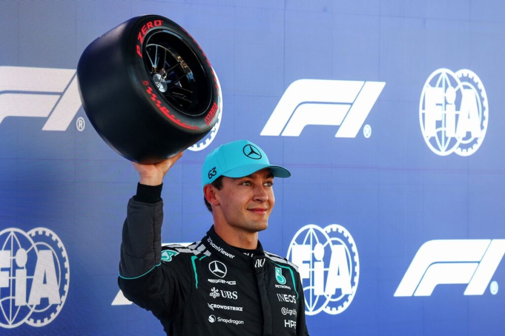 F1 Barcelona GP: George Russell beats Lewis Hamilton to pole as Charles Leclerc crashes F1 Barcelona GP: George Russell beats Lewis Hamilton to pole as Charles Leclerc crashes