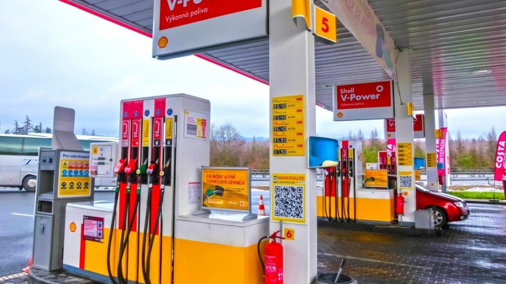 UK Sets January 2027 Deadline for Ban on Fuel Made From Russian Crude UK Sets January 2027 Deadline for Ban on Fuel Made From Russian Crude
