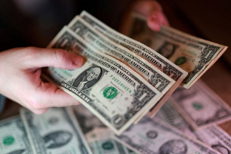Dollar falls to 10-day low on US-Iran war deal Dollar falls to 10-day low on US-Iran war deal