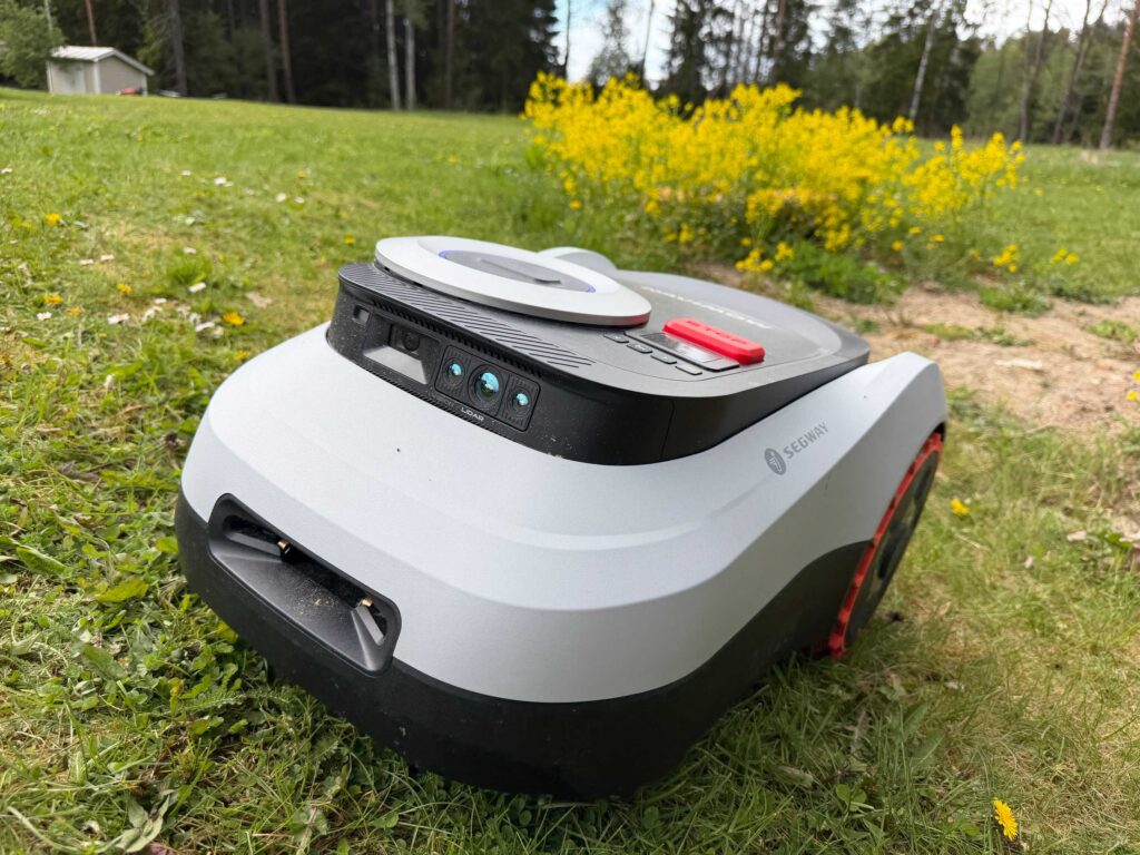 Segway Navimow i210 LiDAR review: Easy setup, effortless mowing Segway Navimow i210 LiDAR review: Easy setup, effortless mowing