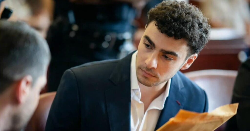 Luigi Mangione’s lawyers withdraw psychiatric defense for state case in CEO killing Luigi Mangione’s lawyers withdraw psychiatric defense for state case in CEO killing