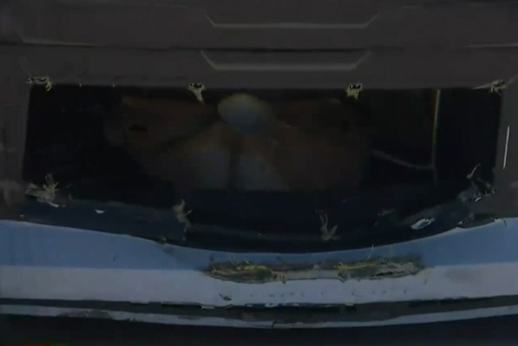 Metal cover comes up and tears through the nose of NASCAR O’Reilly car, stopping race Metal cover comes up and tears through the nose of NASCAR O’Reilly car, stopping race