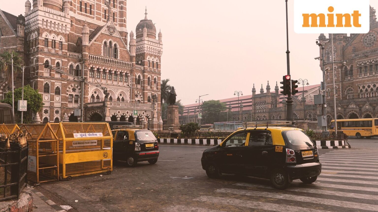 ₹40,000 feels richer than  ₹1.2 lakh: Social media post compares living in Mumbai with going back to hometown