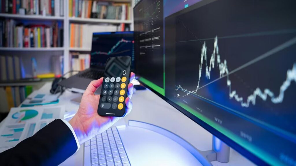 Mitessh Thakkar recommends Cochin Shipyard, Bharat Dynamics; shorts HUL, Bank of India Mitessh Thakkar recommends Cochin Shipyard, Bharat Dynamics; shorts HUL, Bank of India