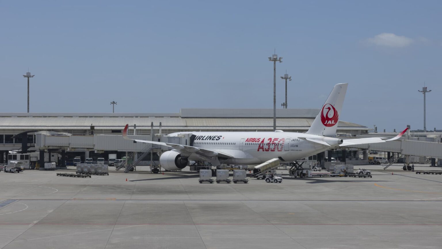 Why Japanese airlines’ $400 fuel surcharges are hitting now — and when they will end