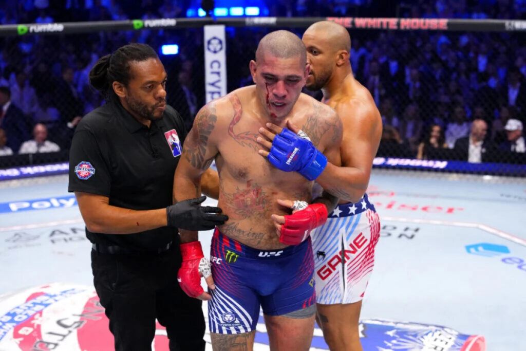 Alex Pereira illegal shots controversy explained by Cris Cyborg: “You don’t want to do this but sometimes you get excited”